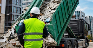 Вывоз строительного мусора в Полысаеве: услуги лицензированной компании — ПроМусор